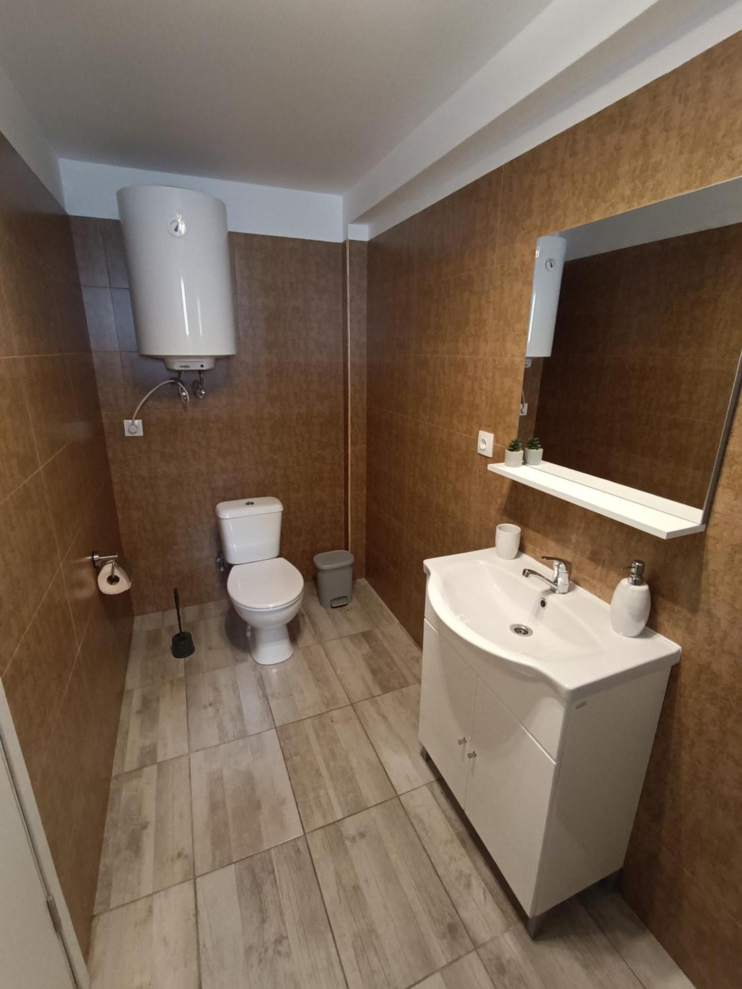 Rio Rooms Baile Herculane Bagian luar foto
