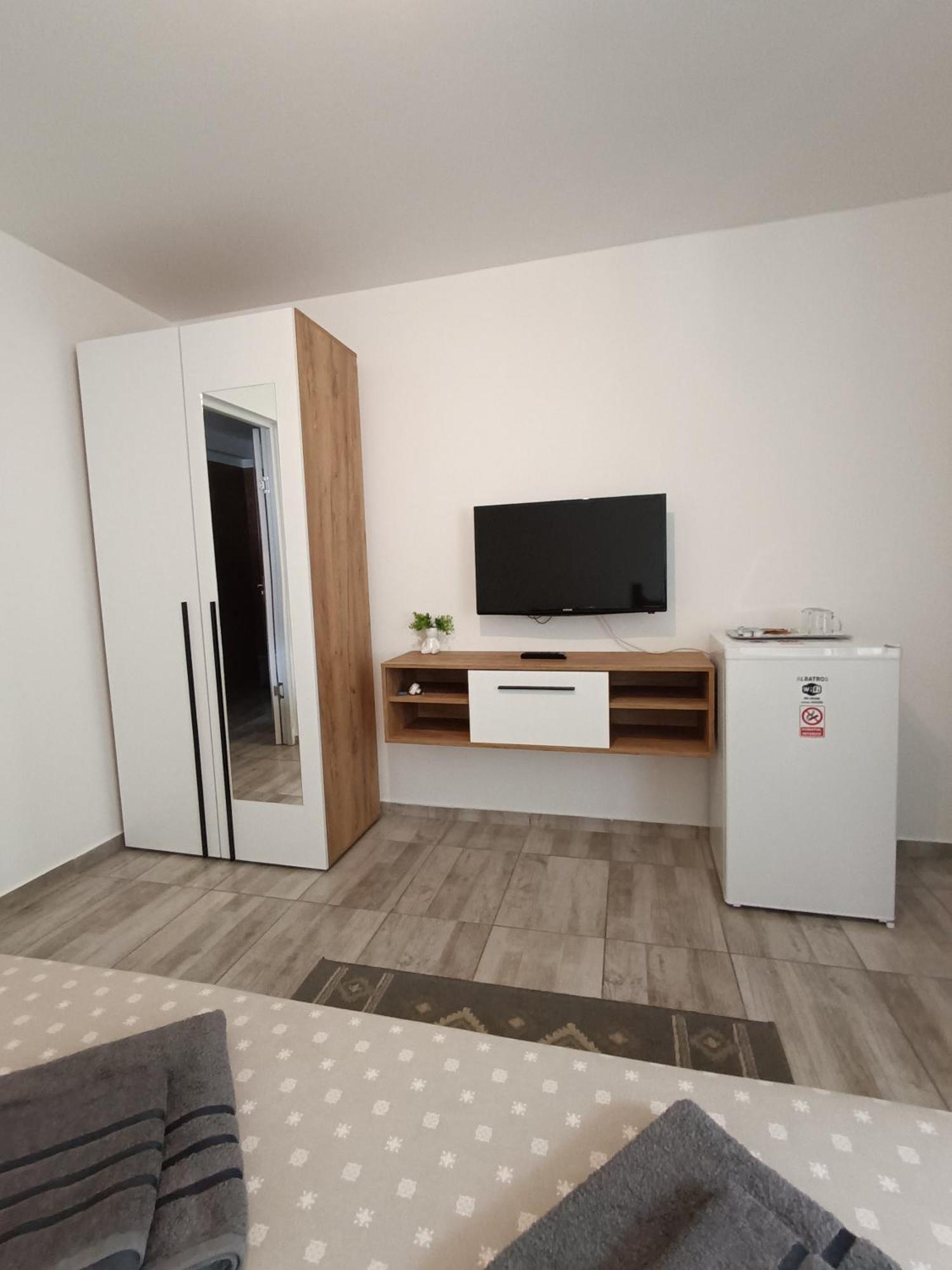 Rio Rooms Baile Herculane Bagian luar foto