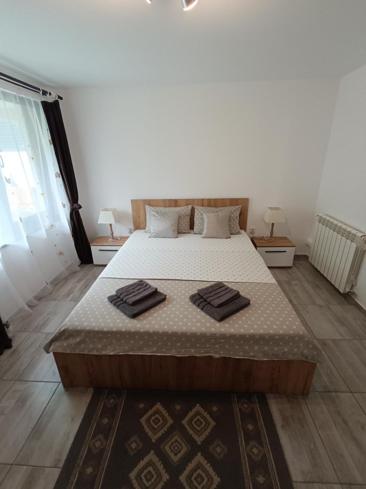 Rio Rooms Baile Herculane Bagian luar foto